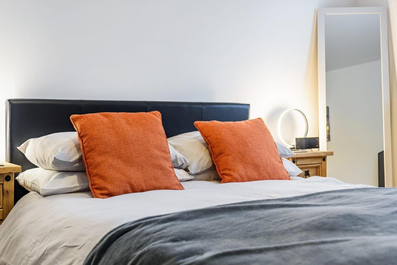 Stylish 2 Bedroom Apartment, Central Exeter, Parking On Site Экстерьер фото