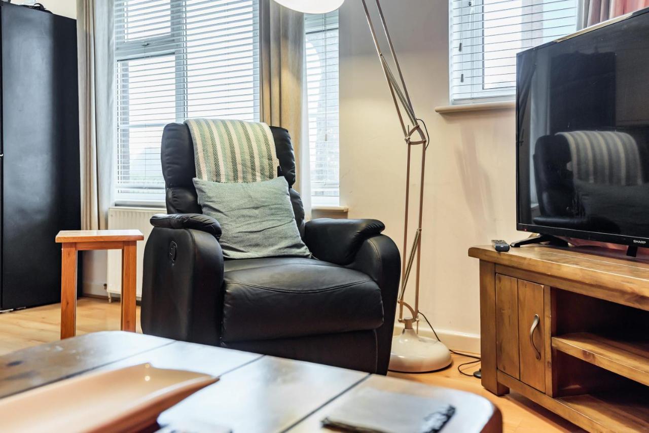 Stylish 2 Bedroom Apartment, Central Exeter, Parking On Site Экстерьер фото